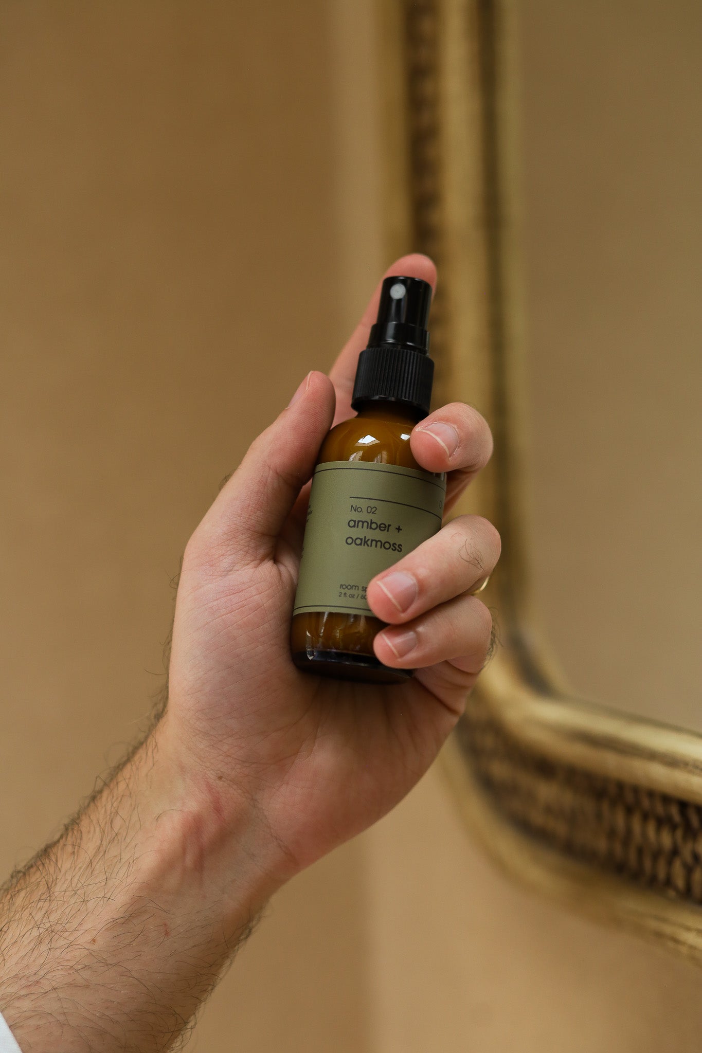 No. 02 - Amber + Oakmoss Room Spray – dilo